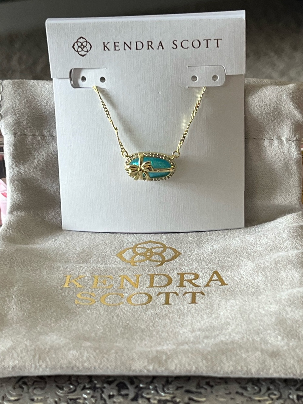 Kendra Scott (Limited Edition) Elisa Bow Gold Pine illusion Green Necklace